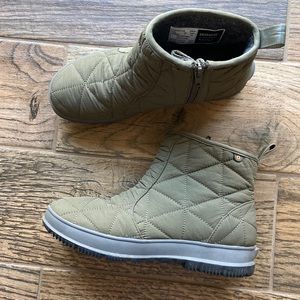 Bogs waterproof snowday low boots